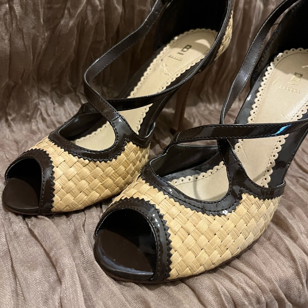 Bakers Black and Tan Straw Woven Peep-Toe Heels